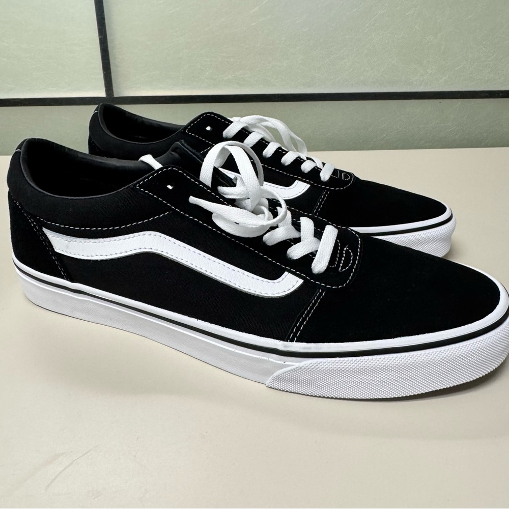 Vans Men’s Ward Size 12 Sneaker VN0A36EMC4R Men's Black Canvas